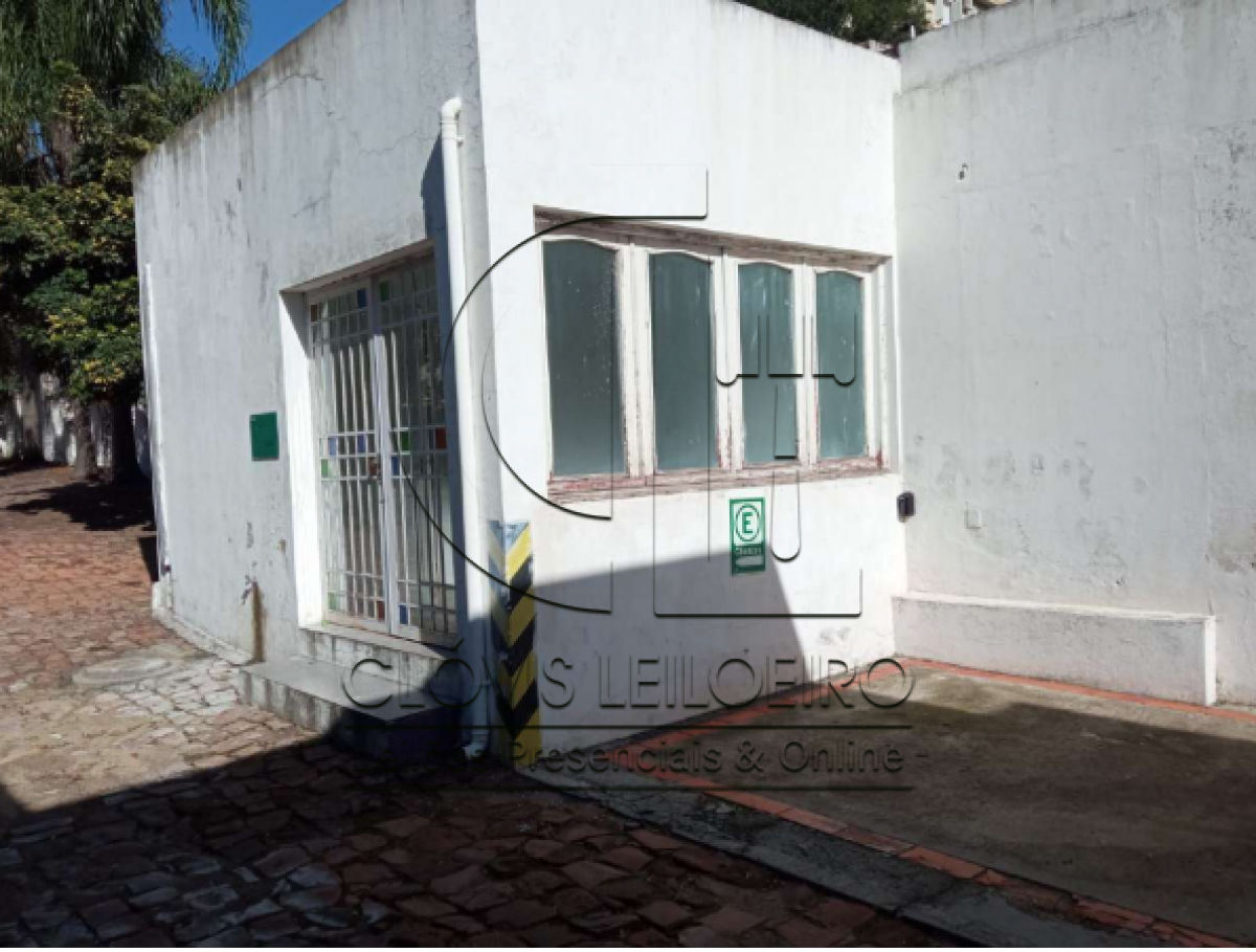 UM  PRÉDIO, CFE MATR. 1.566 CRI ALEGRETE