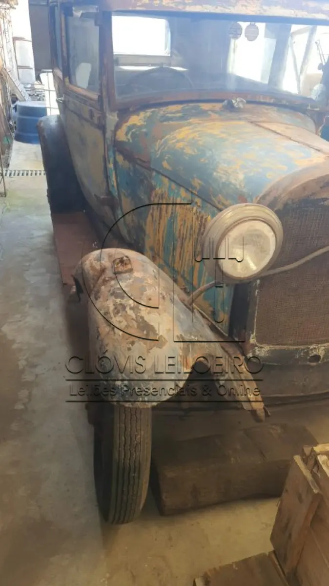 LOTE 011 - VEICULO ANTIGO, marca Ford, modelo Alcapone
