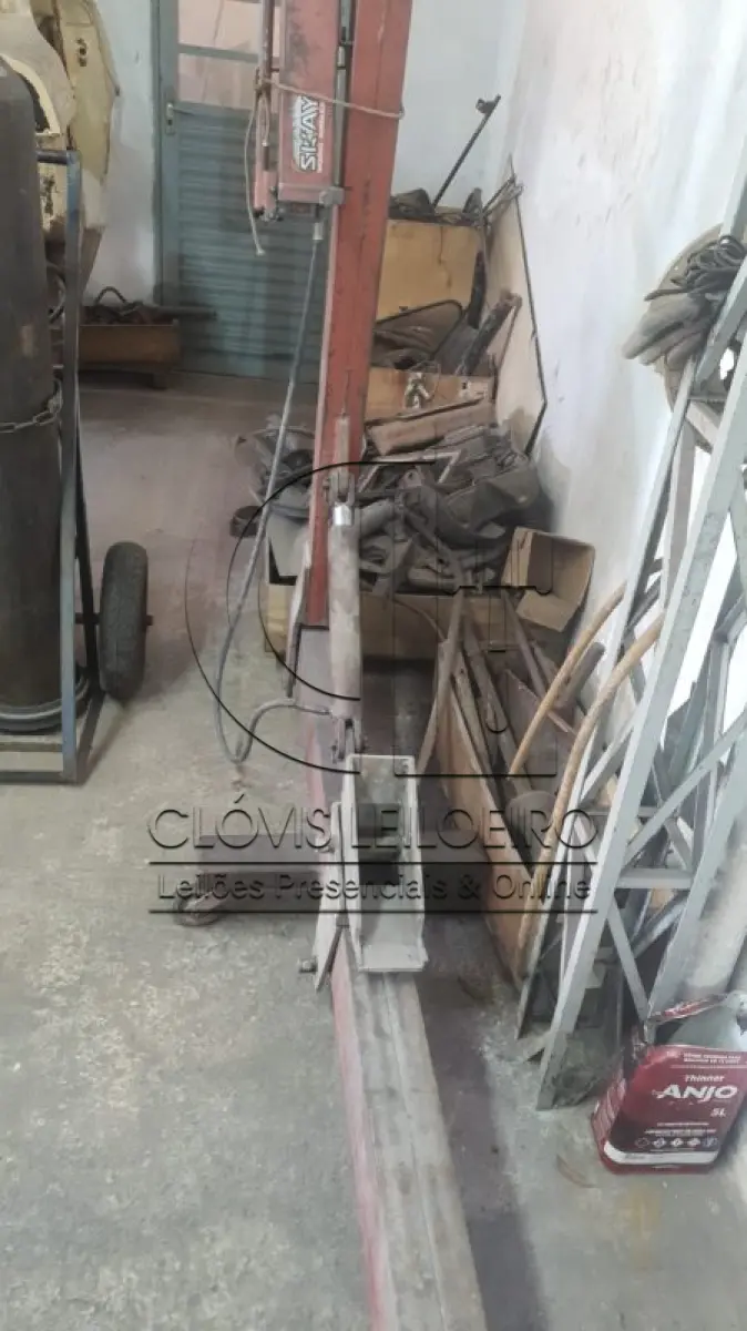 LOTE 031 - UM CYBORG, marca Skay, com capacidade 21 toneladas