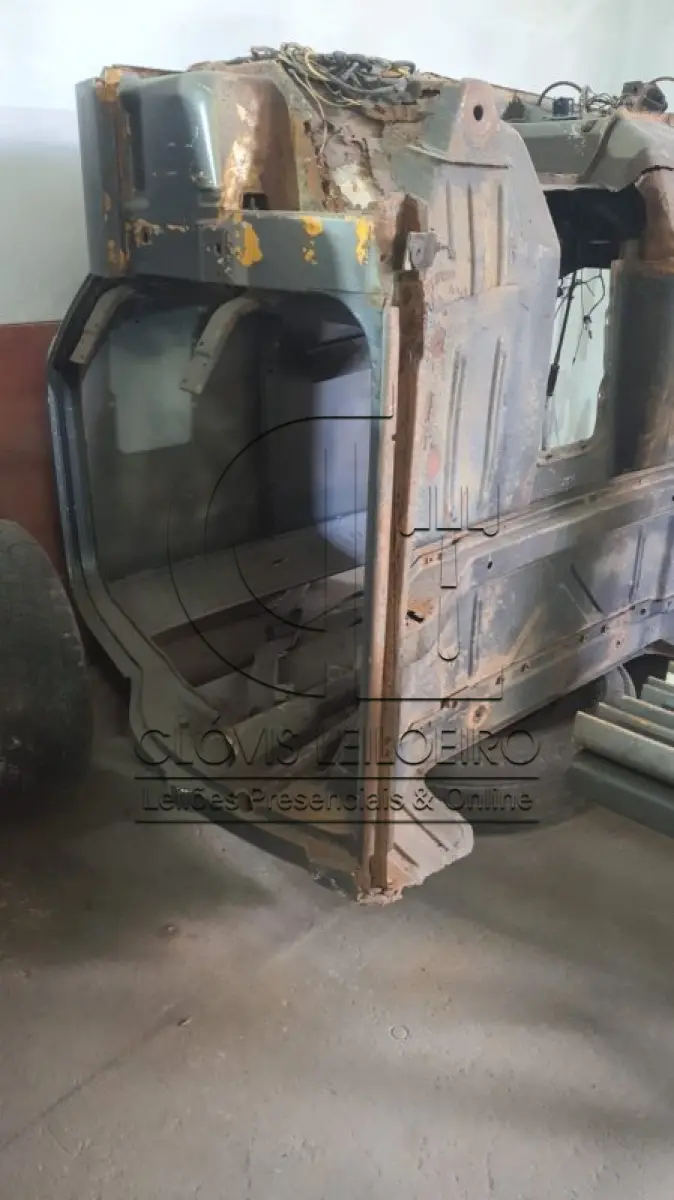 LOTE 012 - QUATRO CABINE para Camionete F-100 