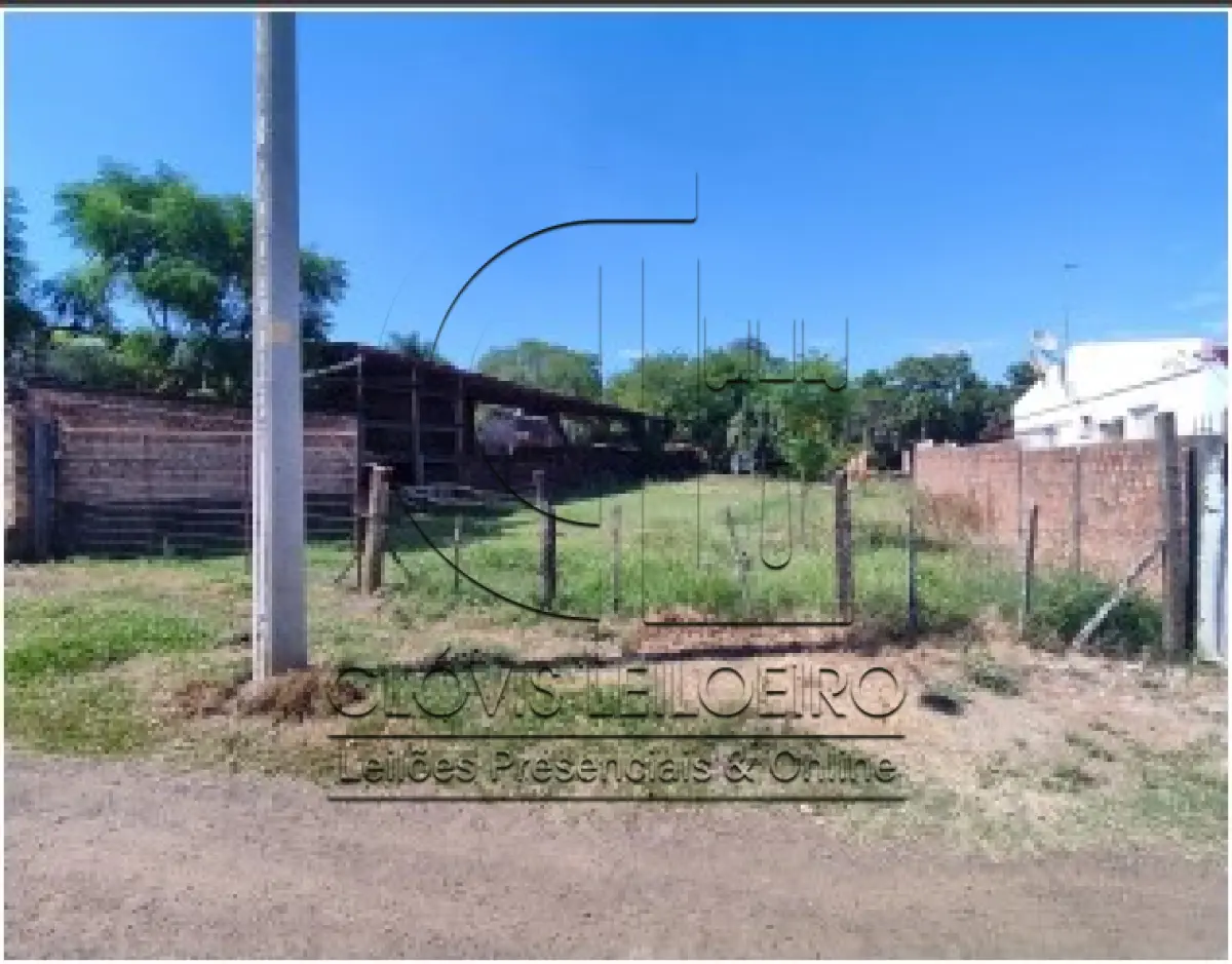 LOTE 001 - UM TERRENO NO BAIRRO CENTENÁRIO, RUA CAIBOATÉ, MATR. 11.372