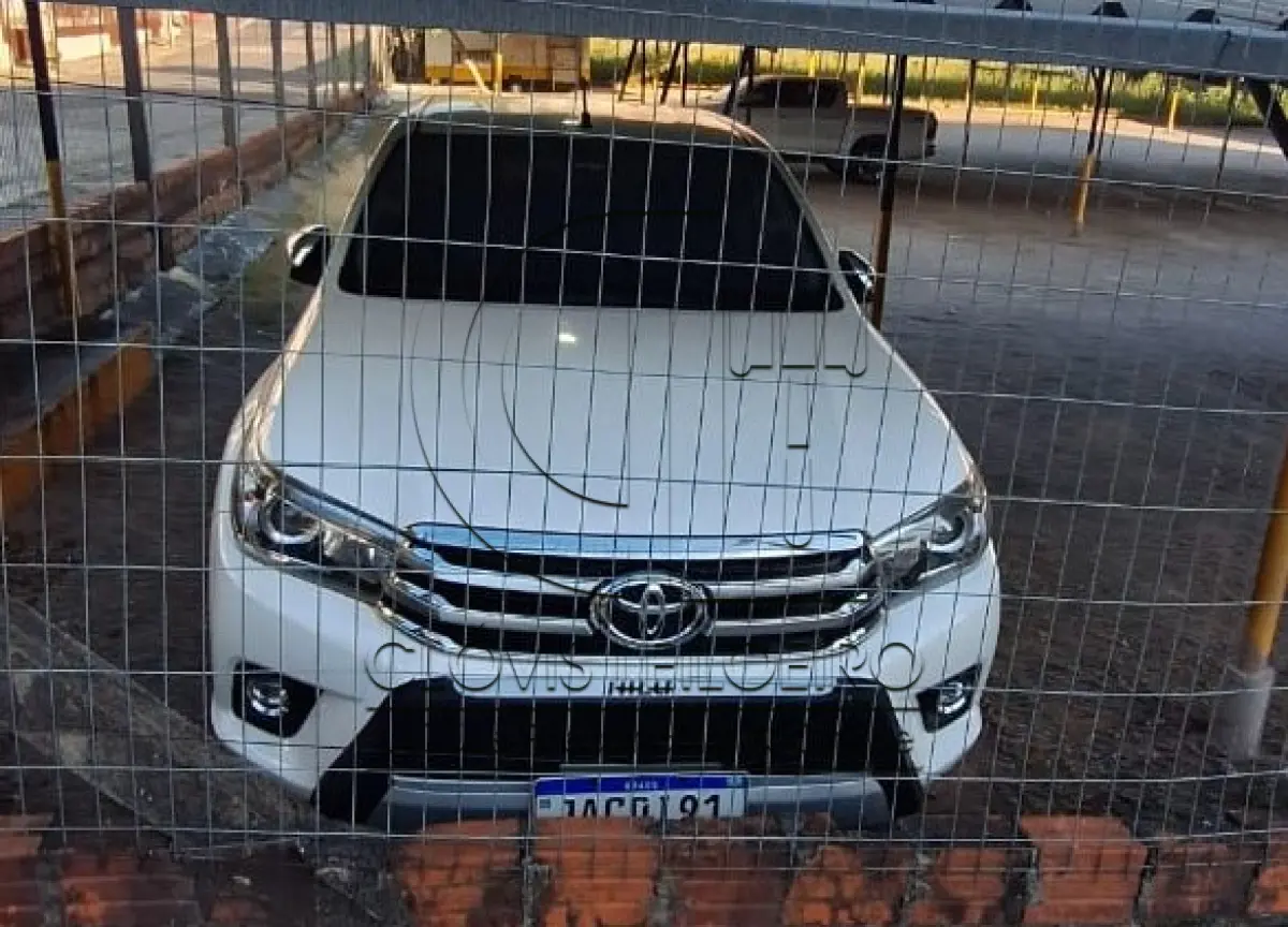 LOTE 002 - Uma Caminionete, Toyota Hilux, placa JAC0I91
