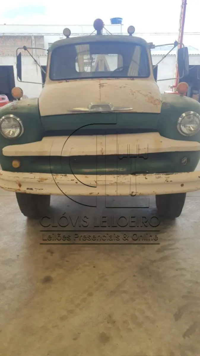 LOTE 009 - UM CAMINHÃO, marca Chevrolet Brasil, guincho