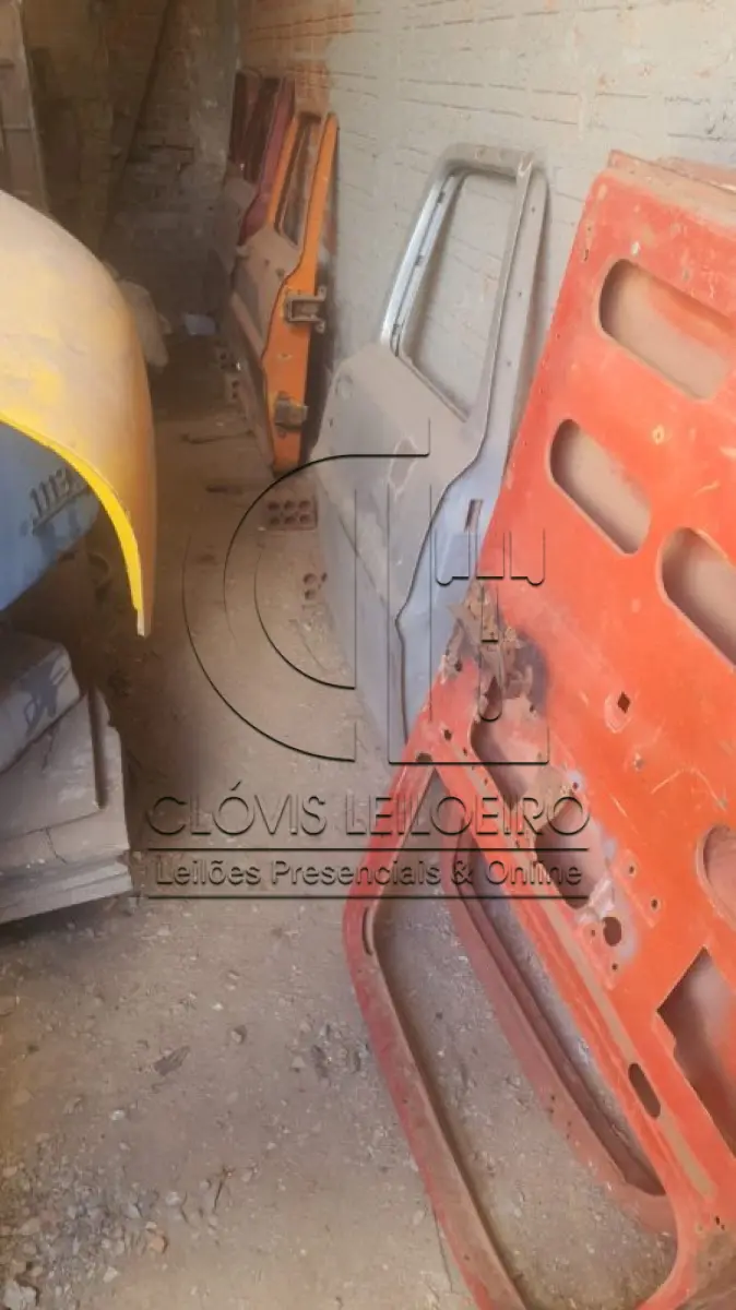 LOTE 029 - 10(DEZ) PORTAS, para caminhonete, marca Ford, modelo F- 1000.