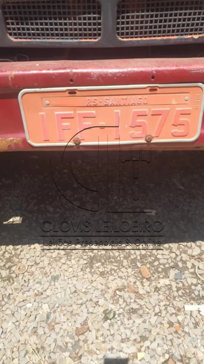 LOTE 019 - UM CAMINHÃO, marca Fiat 120SL, PLACA: IFF-1575