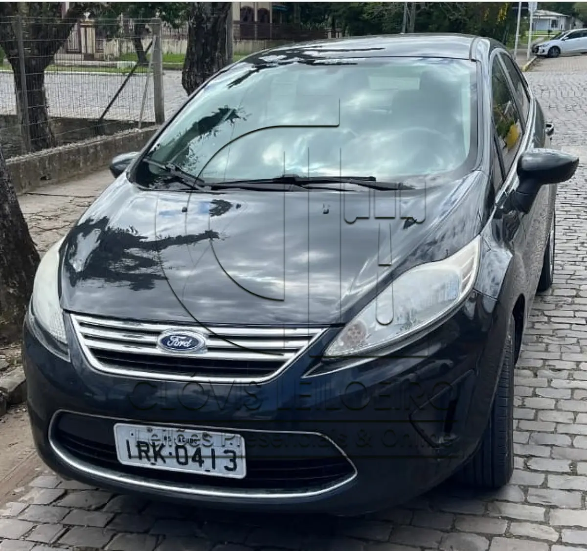 LOTE 001 - UM VEICULO FORD FIESTA SEDAN SE