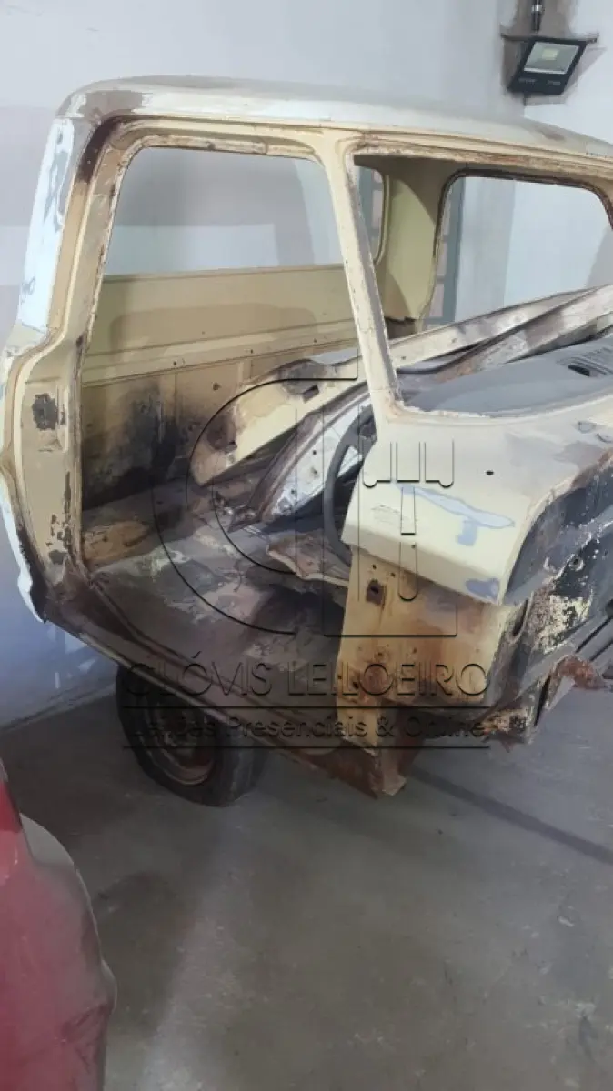 LOTE 012 - QUATRO CABINE para Camionete F-100 