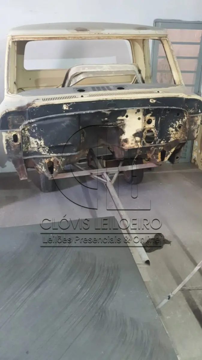 LOTE 012 - QUATRO CABINE para Camionete F-100 