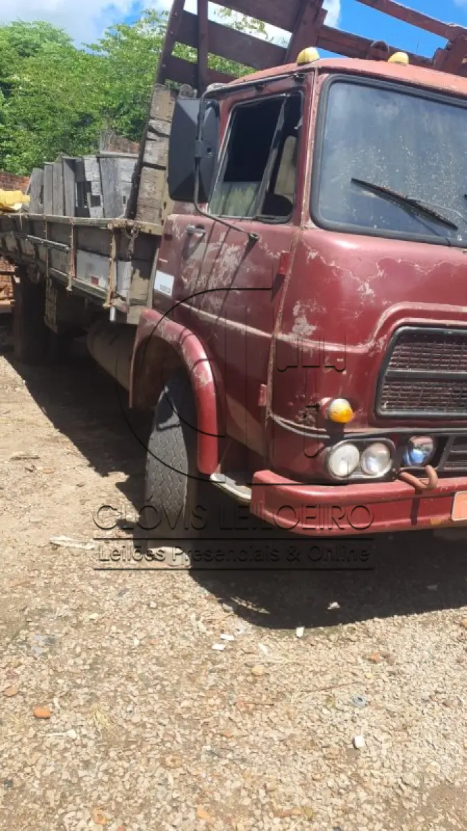 LOTE 019 - UM CAMINHÃO, marca Fiat 120SL, PLACA: IFF-1575