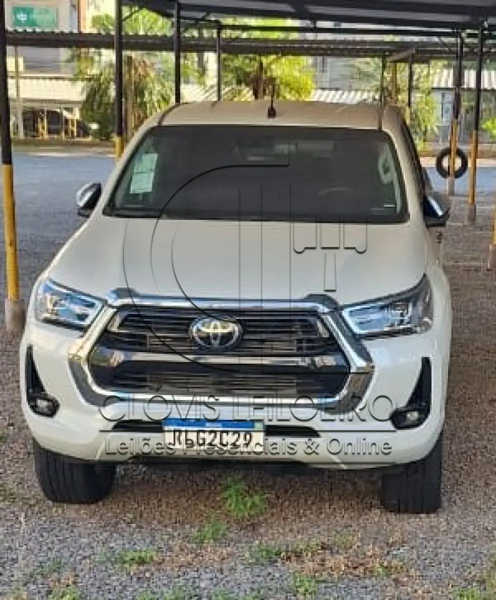 LOTE 003 - UMA CAMINHONETE TOYOTA HILUX, PLACA RLG2C29