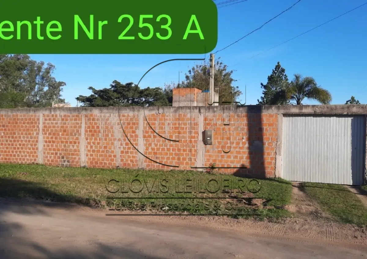 LOTE 001 - UM TERRENO LOCALIZADO NO SITIO SANTA CRUZ, MATR 76.086