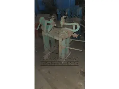 Um dispositivo para armação de canhão de esteira, n° 0078X.