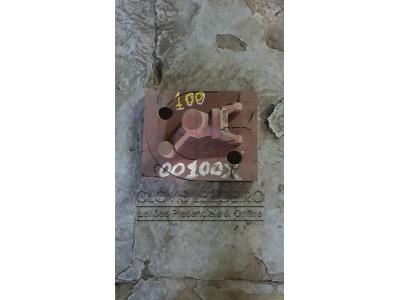 LOTE 026 - Um molde para fundição de garfo de cardam de tração, n° 00100X.