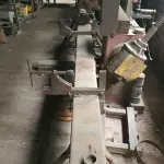 UM APARELHO DE SOLDAGEM, AUTOMÁTICO, SISTEMA ARCO PARA PREENCHIMENTO DA BANDA DE SOLDAGEM E ROLETES E RODAS GUIA DE TRATORES E COLHEITADEIRAS AGRÍCOLAS.