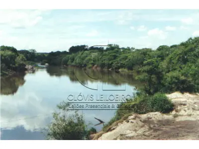 LOTE 005 - UMA FRAÇÃO DE CAMPO com área de 3.235.094m² , Matr.  14.458