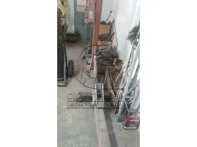 LOTE 031 - UM CYBORG, marca Skaay, com capacidade 21 toneladas