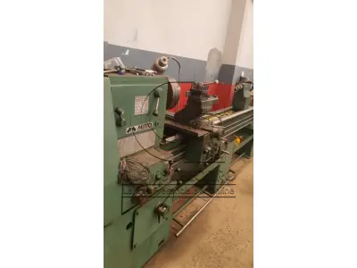 LOTE 007 - UM TORNO, mecânico marca Mitto