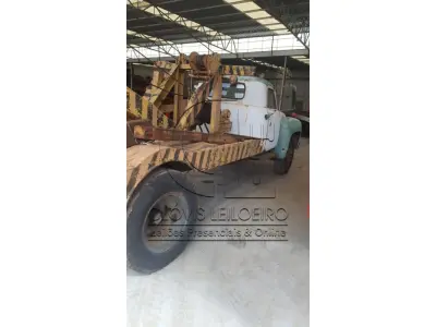 LOTE 009 - UM CAMINHÃO, marca Chevrolet Brasil, guincho