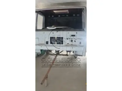 LOTE 014 - UMA CABINE, para Caminhão da marca Ford, modelo Cargo, reformada. 
