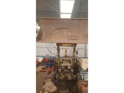 LOTE 008 - UMA RETRO ESCAVADEIRA, marca Case, Modelo 580 E