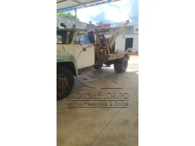 LOTE 009 - UM CAMINHÃO, marca Chevrolet Brasil, guincho