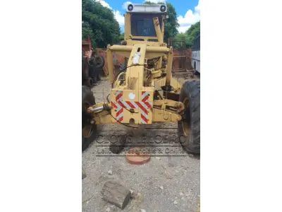 LOTE 021 - UMA MOTO NIVELADORA, marca Huber Warco HWB 11 - DS