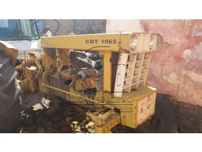 LOTE 040 - UM TRATOR, marca CBT, modelo 1065, sem motor e sem caixa 