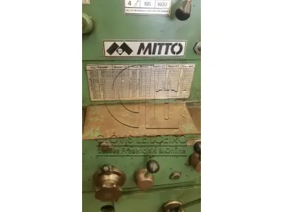 LOTE 007 - UM TORNO, mecânico marca Mitto