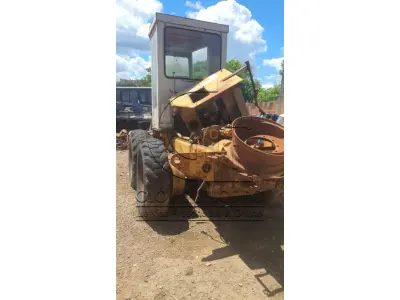 LOTE 016 - UMA PATROLA “Moto Niveladora” marca Fiat Talles