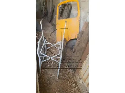 LOTE 029 - 10(DEZ) PORTAS, para caminhonete, marca Ford, modelo F- 1000.