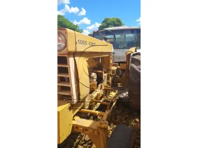 LOTE 040 - UM TRATOR, marca CBT, modelo 1065, sem motor e sem caixa 