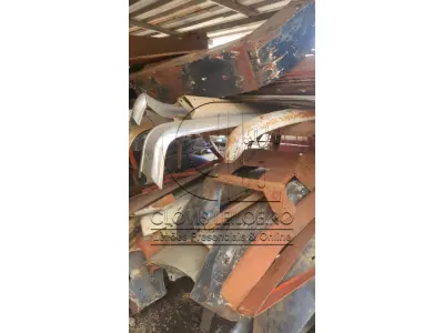 LOTE 018 - PORTAS E PARACHOQUES, para veículos, em um lote