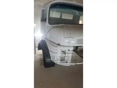 LOTE 013 - QUATRO CAMBINE, para caminhão, marca Mercedes 1113