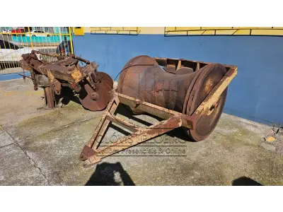 LOTE 001 - UMA TAIPADERA MARCA BOELTER
