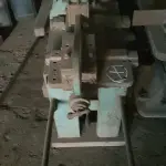 UM DISPOSITIVO PARA FABRICAÇÃO DE CHASSI DE ENTAIPADEIRA AGRÍCOLA.