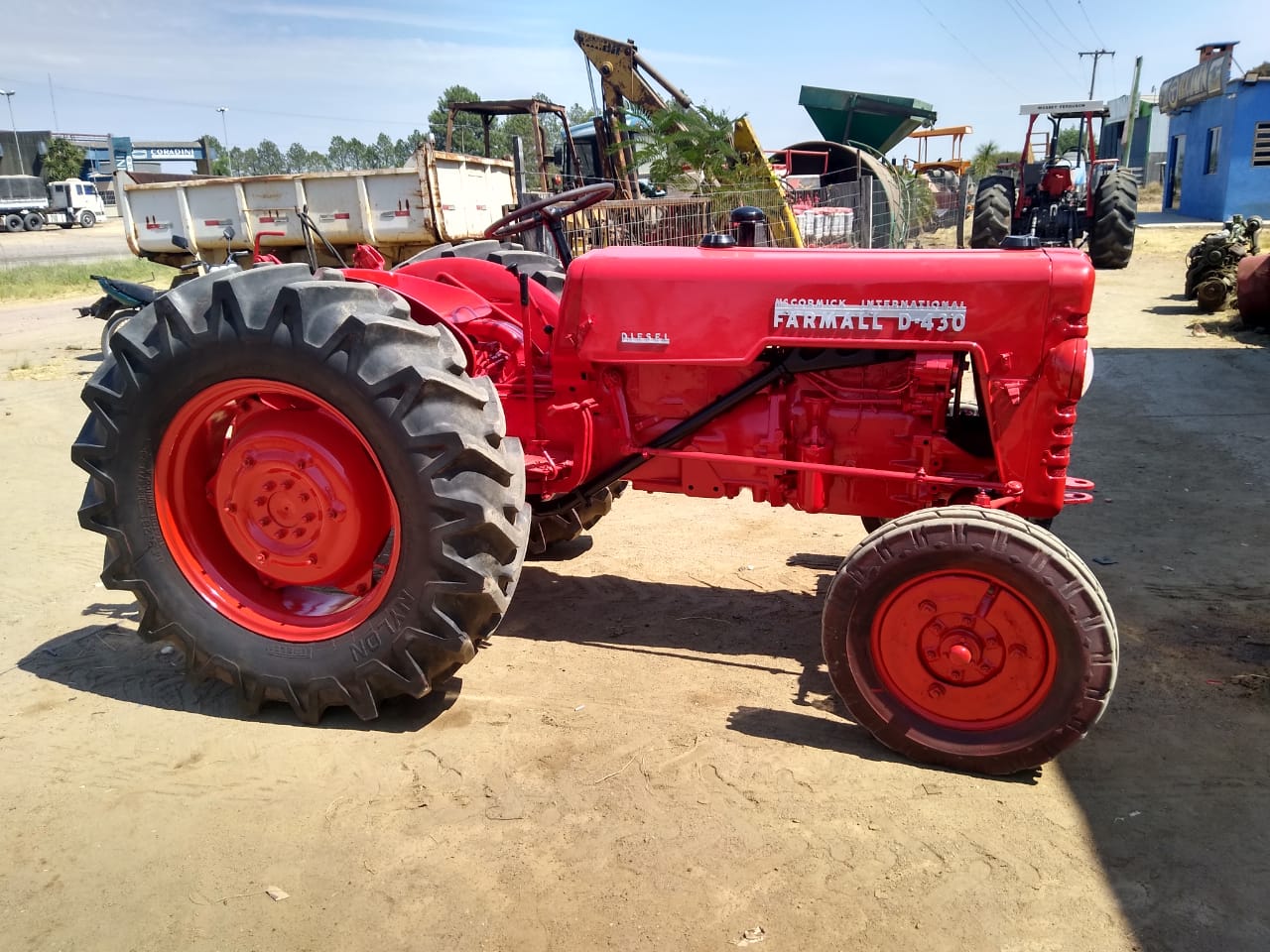 Foto de TRATOR INTERNACIONAL FARMALL D-430