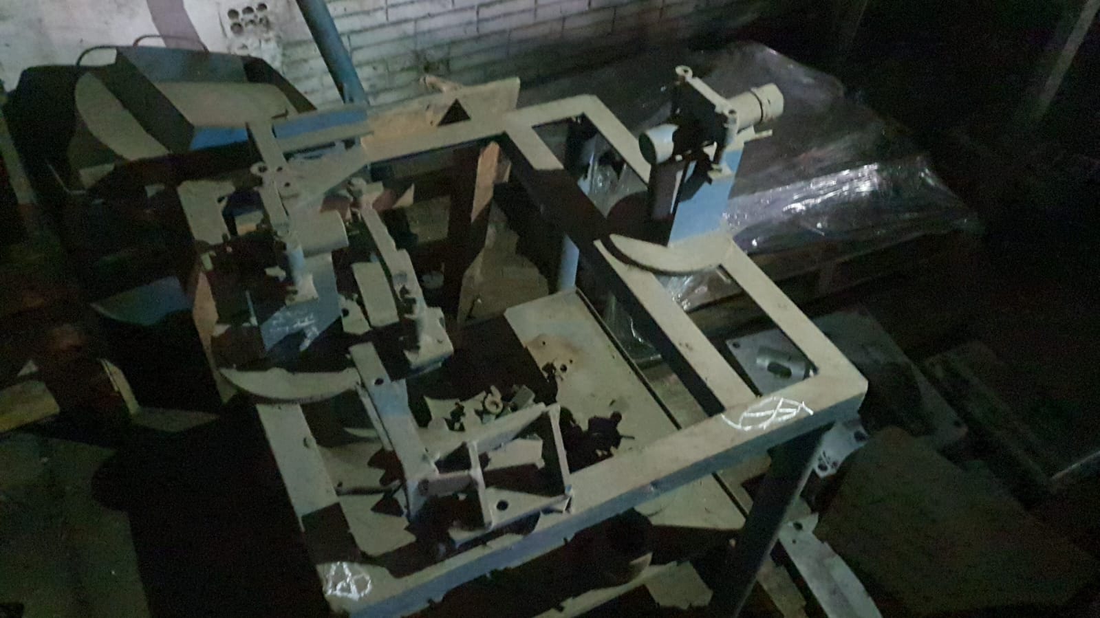 Foto de UM DISPOSITIVO PARA ALINHAMENTO DE TRUCK DE ESTEIRA, N° 0081X.