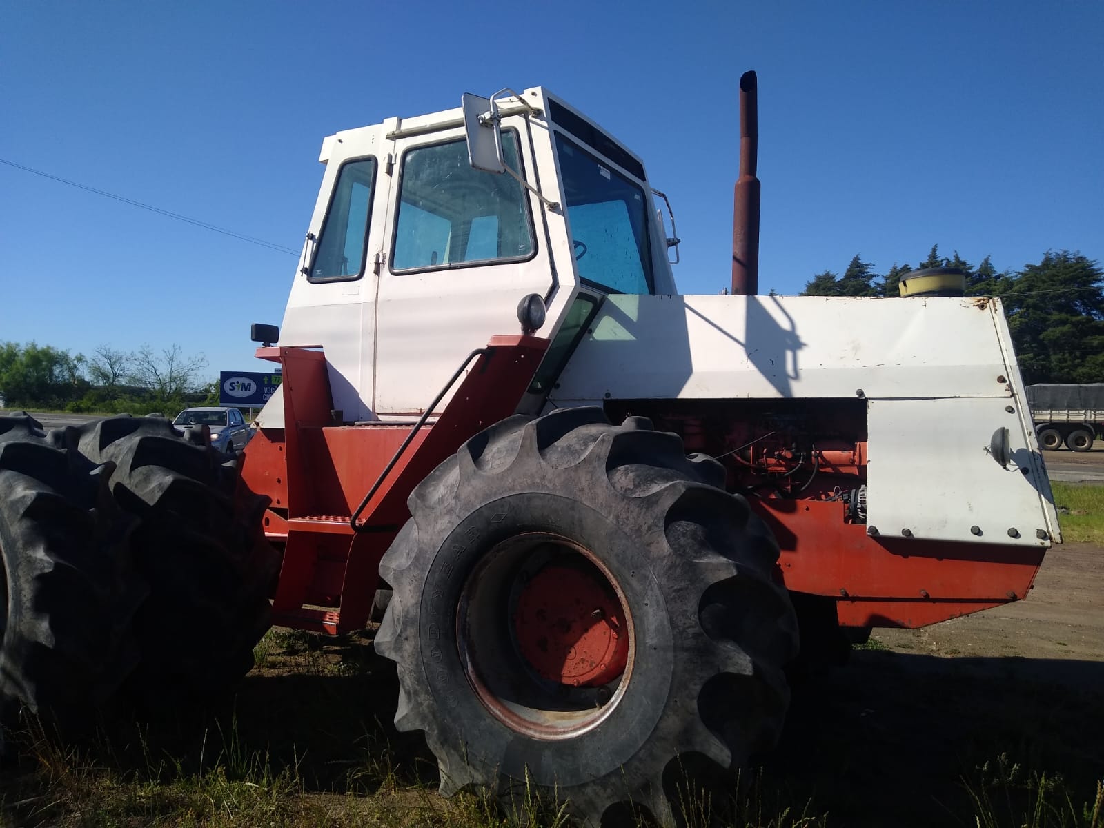 Foto de TRATOR KASE 2470